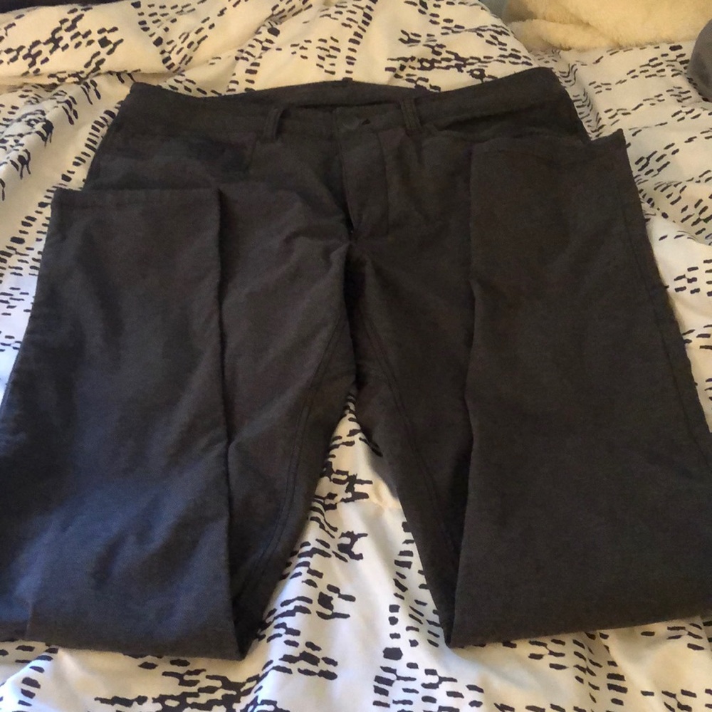 LULULEMON 34/32 skinny